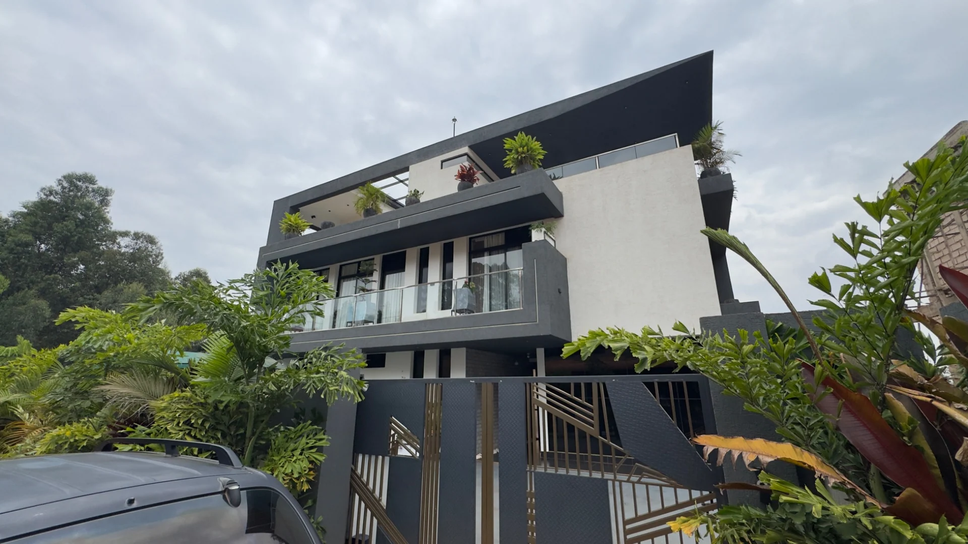 Hillside Residence — project photograph